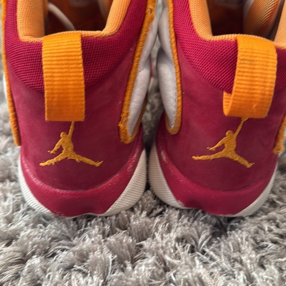 Classic Jordan sneakers for boys, size 1.5 - Picture 7 of 13